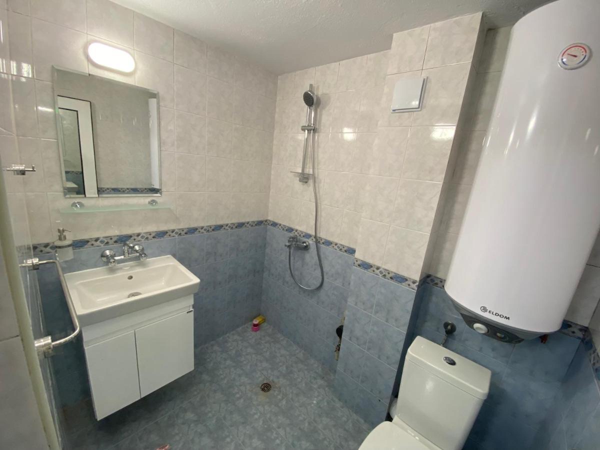 Centrally Located Apartment In Varna Bagian luar foto