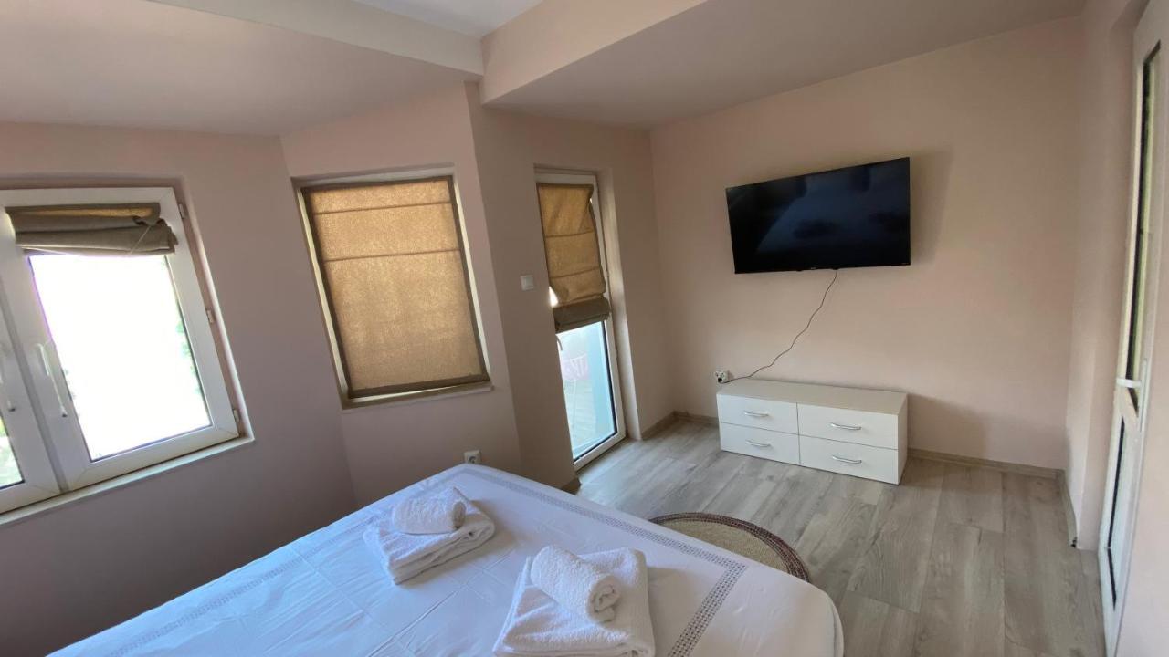 Centrally Located Apartment In Varna Bagian luar foto