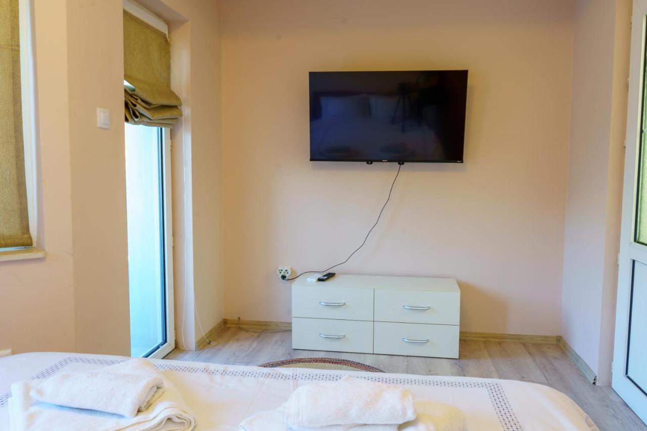 Centrally Located Apartment In Varna Bagian luar foto