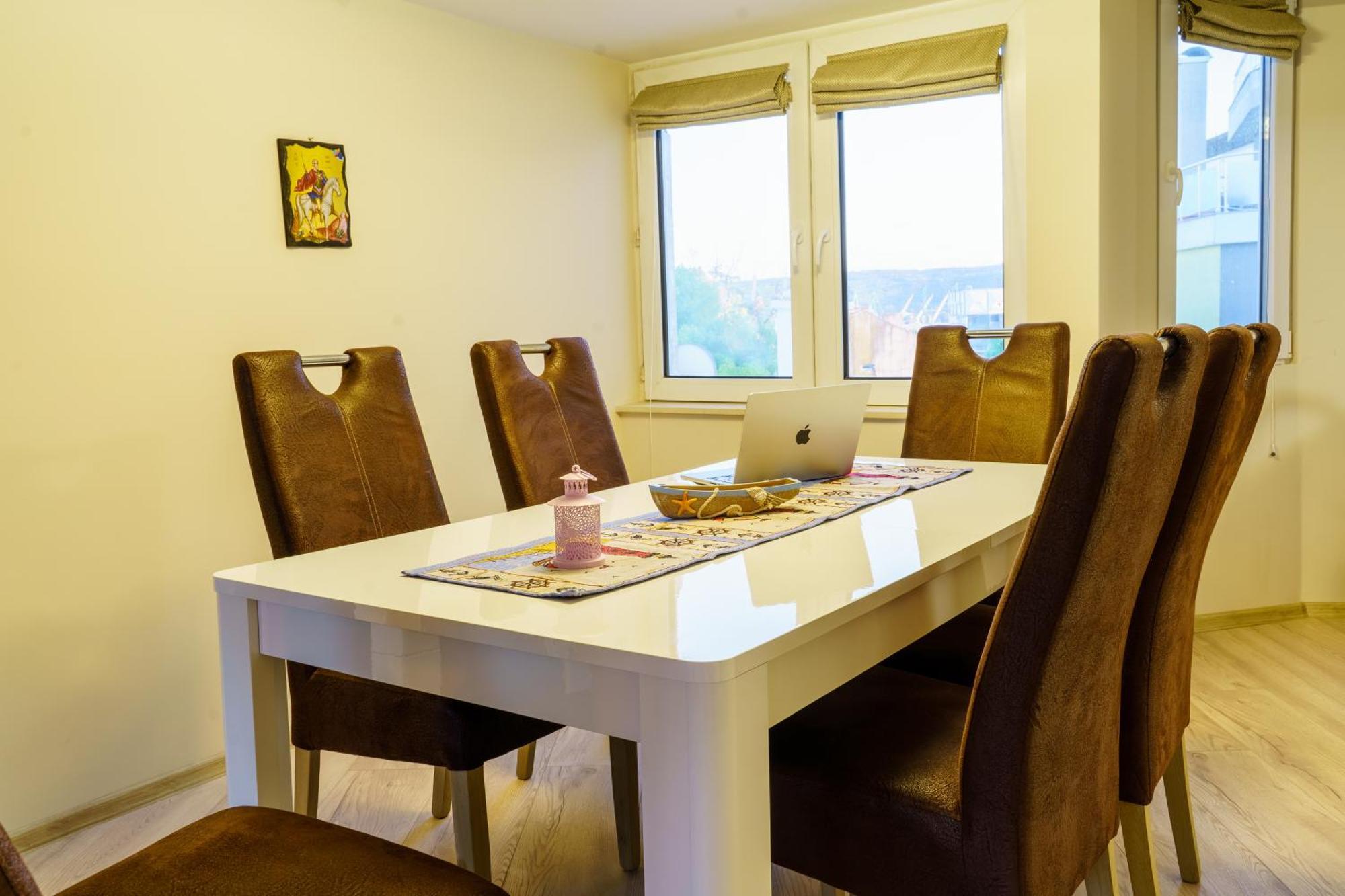 Centrally Located Apartment In Varna Bagian luar foto